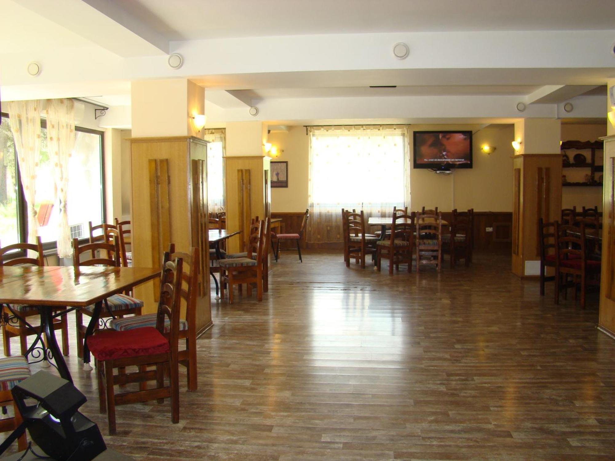 بْريدال Hotel Zada المطعم الصورة